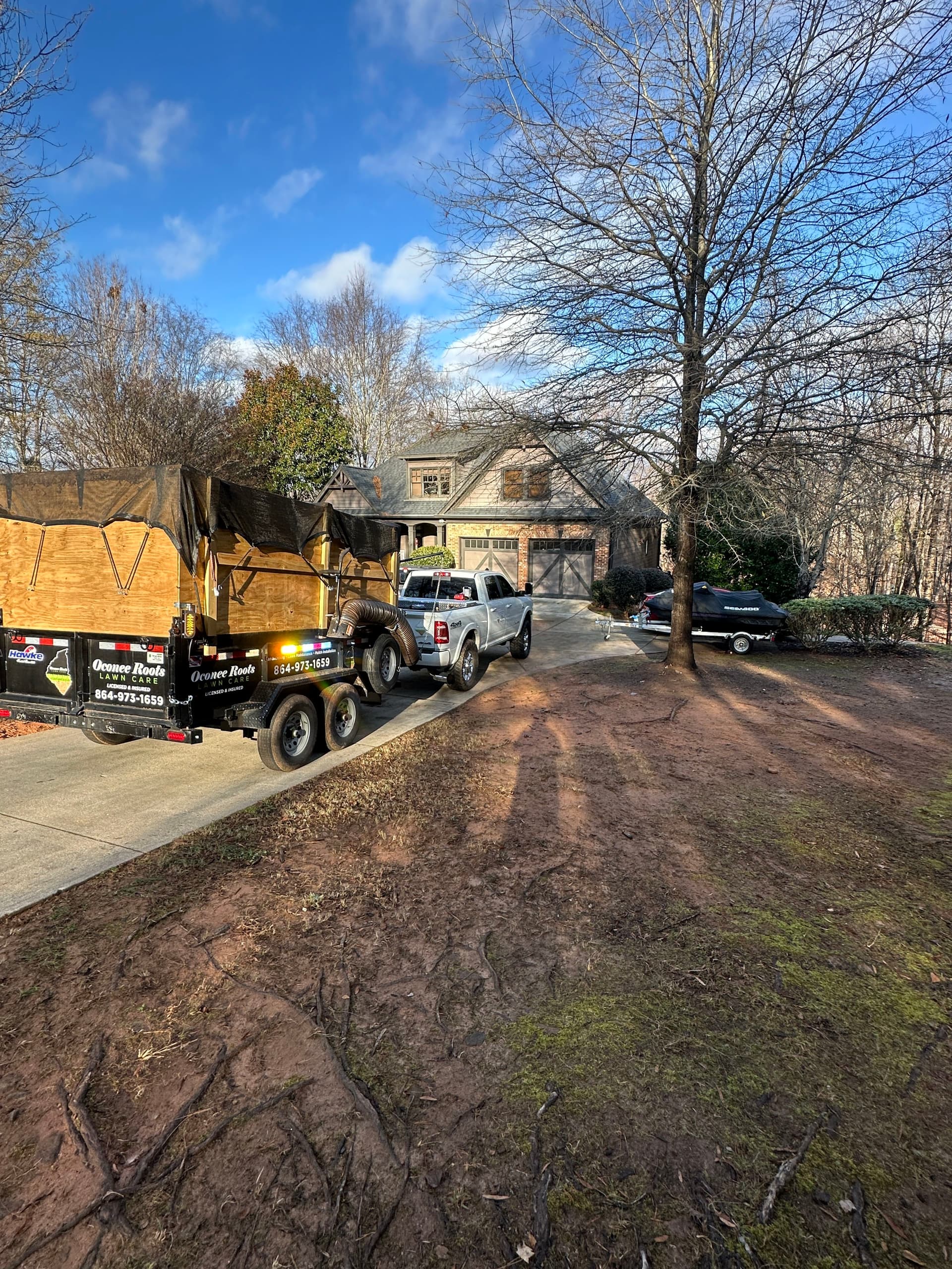 Gallery photos for Leaf Cleanup Mastery for a Pristine Yard: Image #1