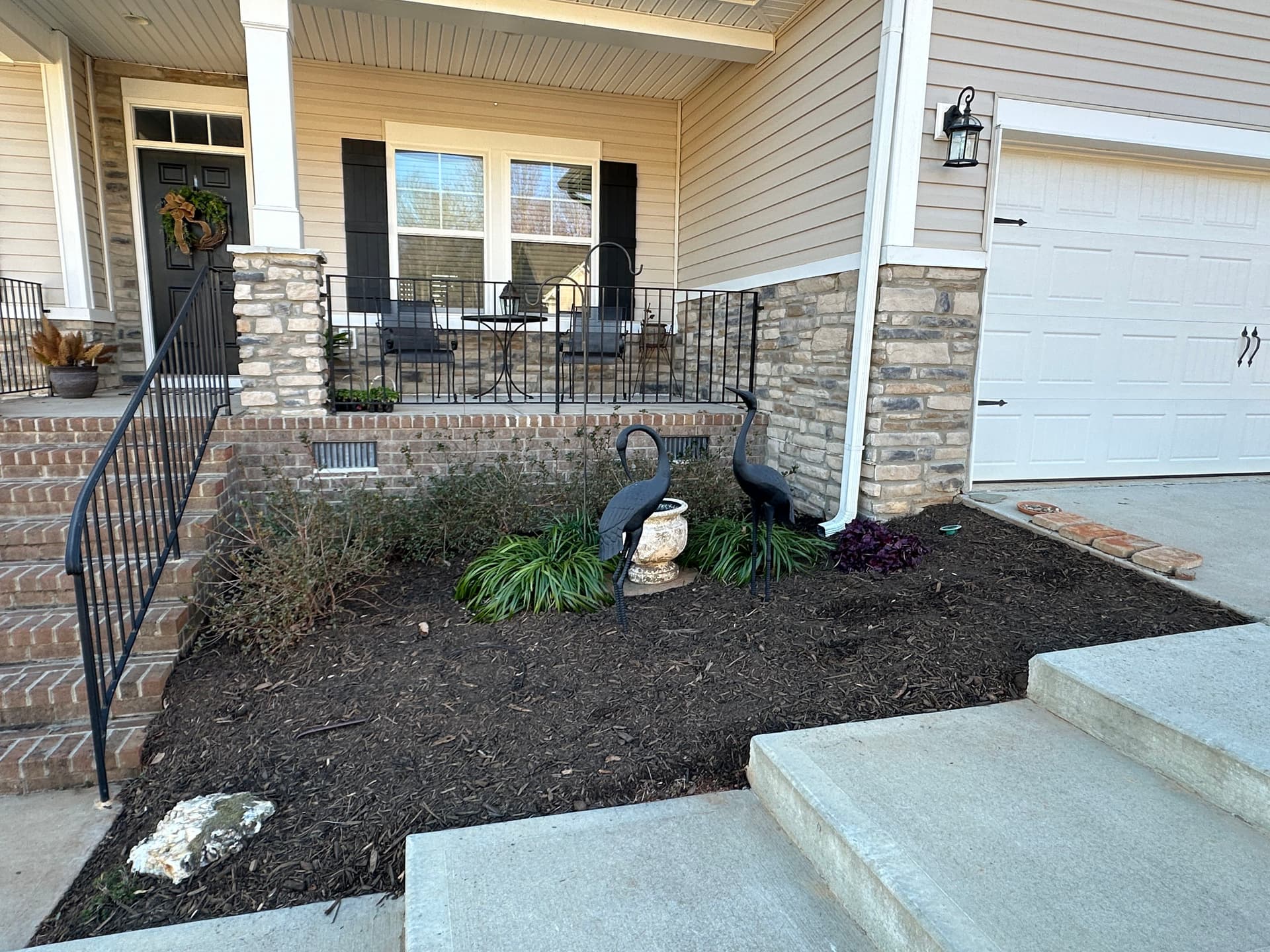Gallery photos for Fresh Mulch Installation and Garden Bed Renewal: Image #5